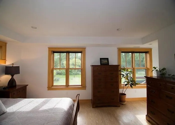 Best Hotels Close to Divine Mercy Shrine Stockbridge